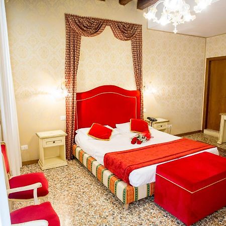 Residenza La Campana Hotel Venice Exterior photo