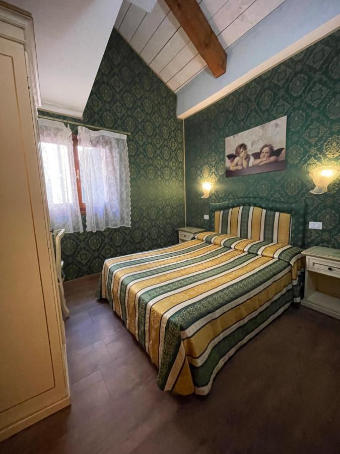 Residenza La Campana Hotel Venice Exterior photo