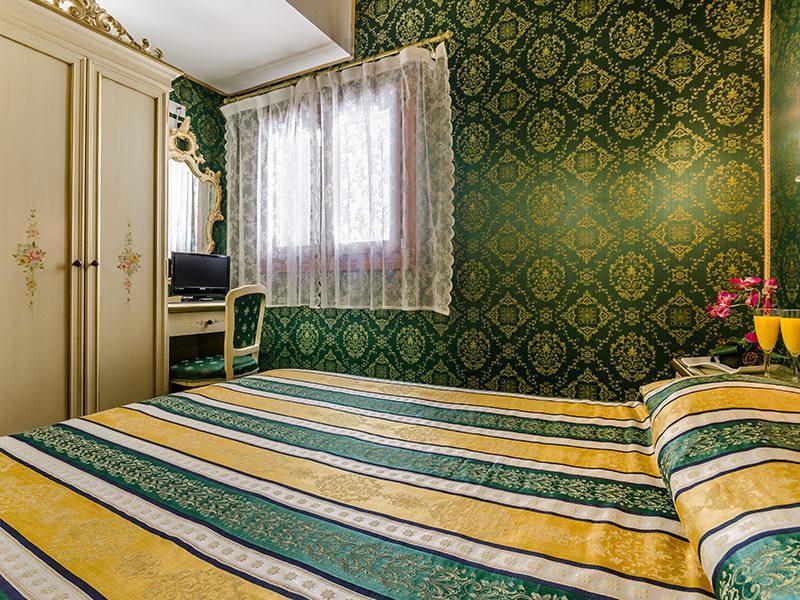 Residenza La Campana Hotel Venice Exterior photo