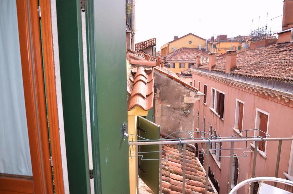 Residenza La Campana Hotel Venice Exterior photo