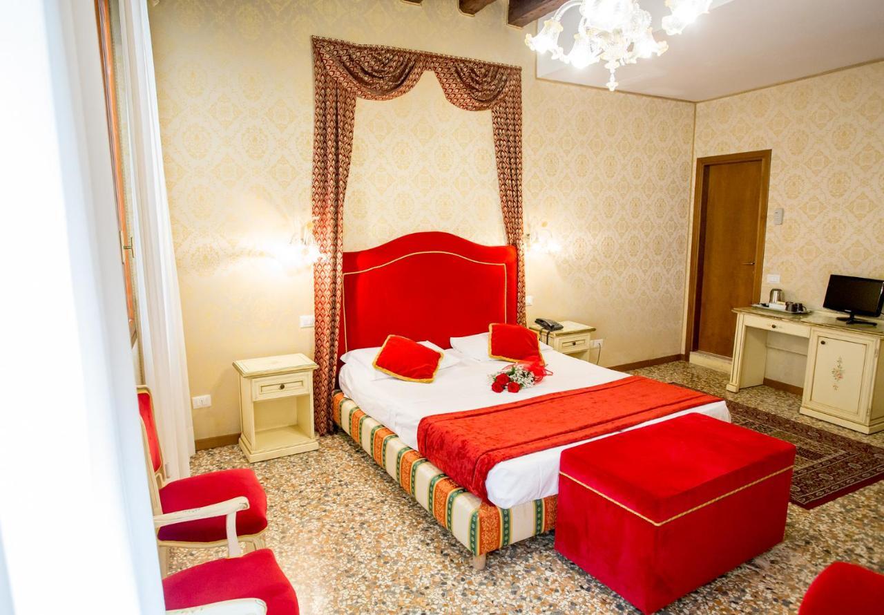 Residenza La Campana Hotel Venice Exterior photo