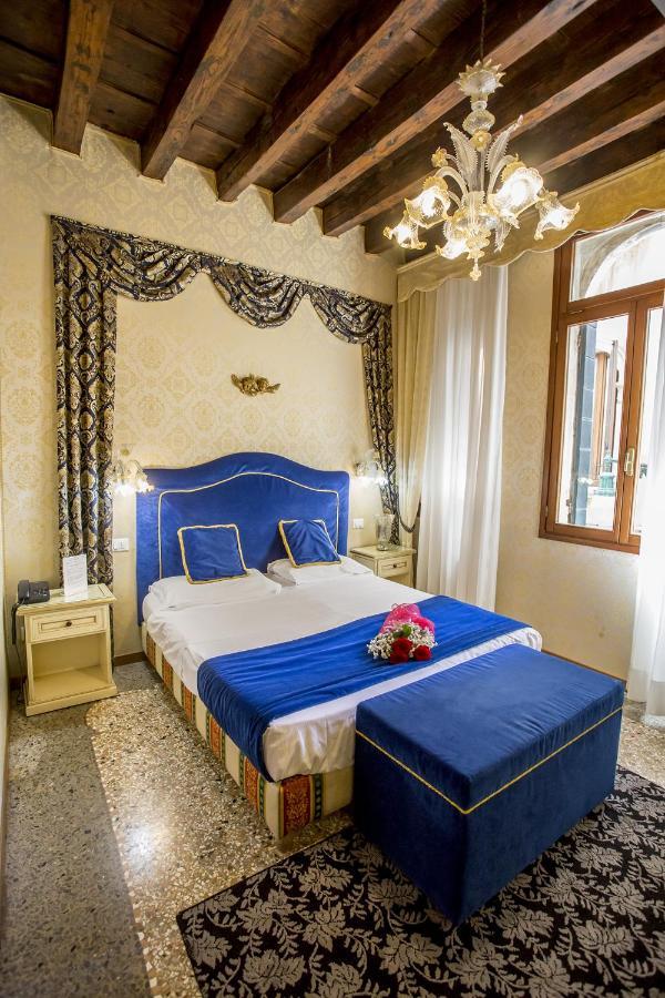 Residenza La Campana Hotel Venice Exterior photo