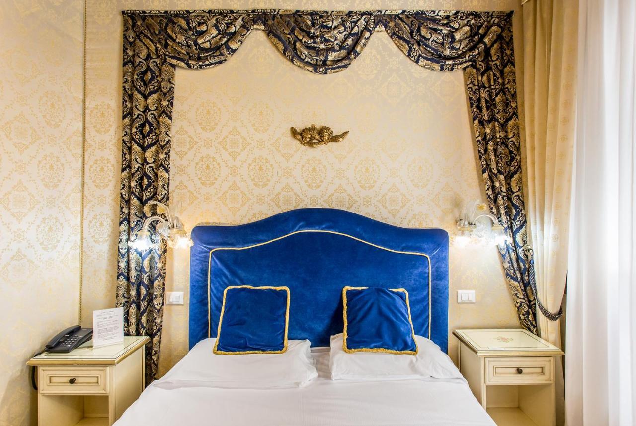 Residenza La Campana Hotel Venice Exterior photo