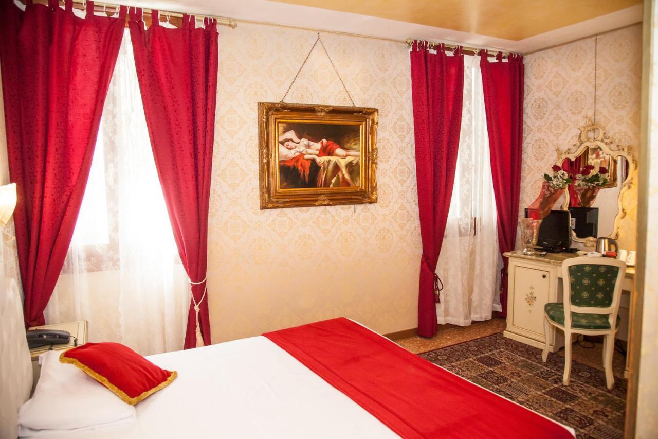 Residenza La Campana Hotel Venice Exterior photo