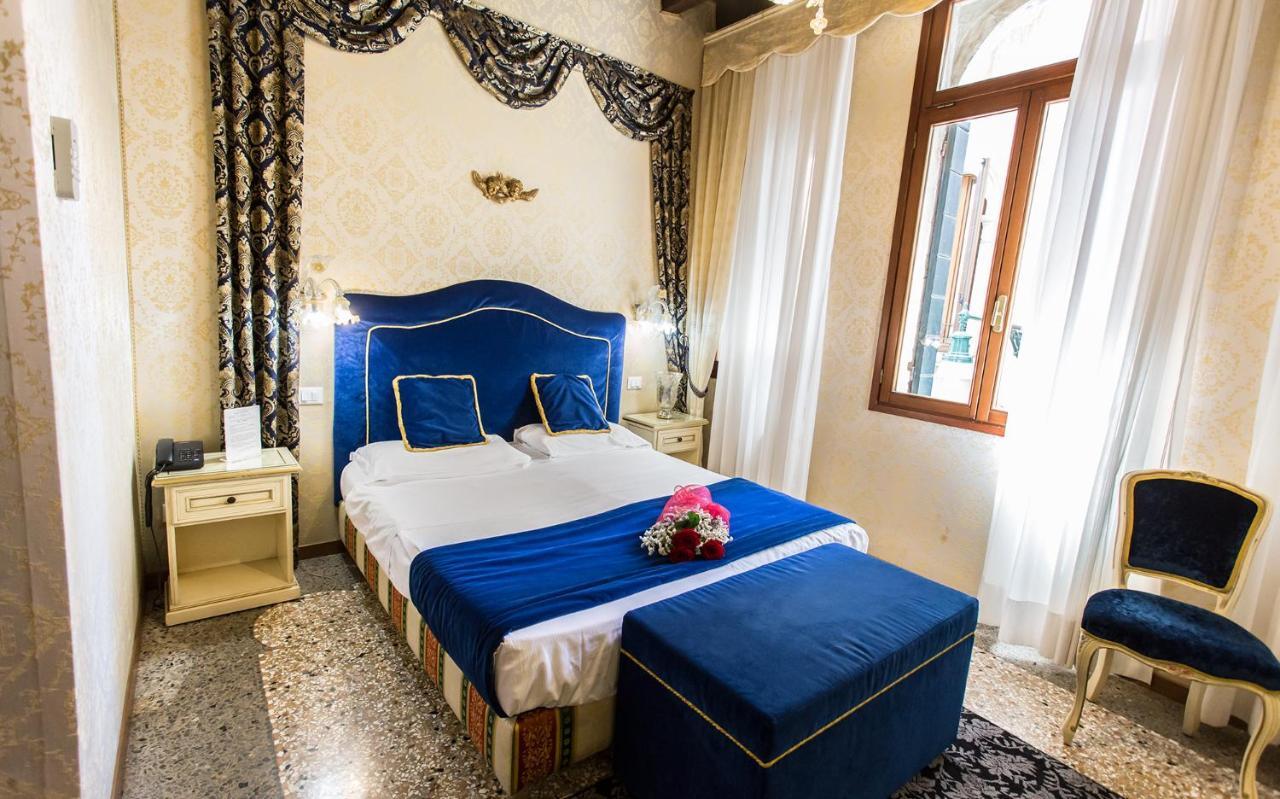 Residenza La Campana Hotel Venice Exterior photo